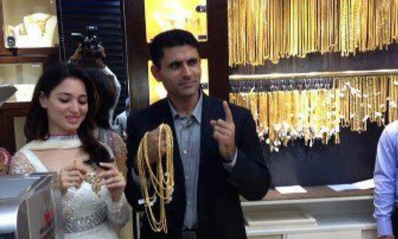 Tamannaah and Abdul Razzaq