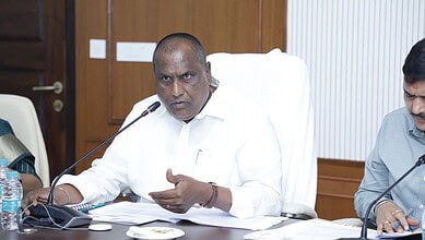 Telangana welfare minister directs officials to prepare report for central funds