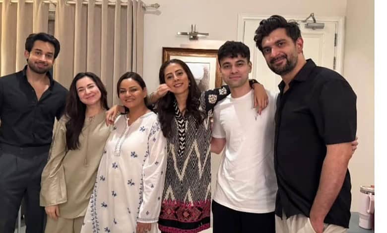 Bilal Abbas Khan and Hania Aamir's drama BTS photos