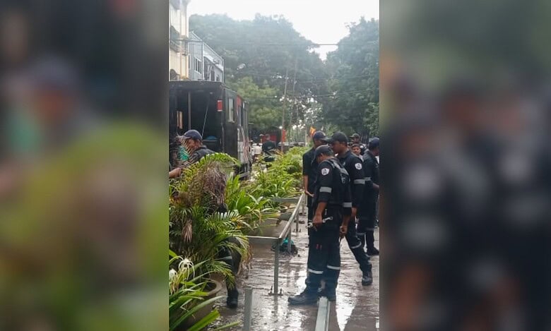 HYDRAA removes railing from road in Madhuranagar