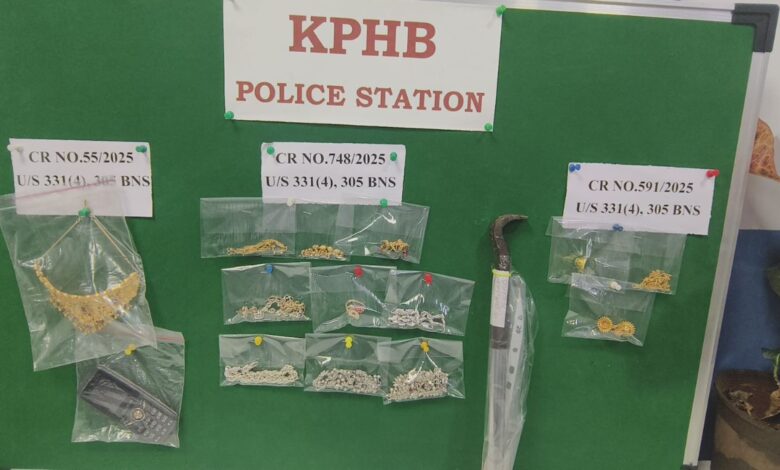 Habitual offender caught in Hyderabad, gold and silver ornaments recovered
