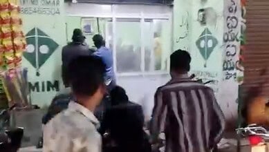 Mob attacks AIMIM office in Hyderabad