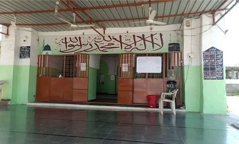 The Qutub Shahi era Masjid-E-Hussaini in Sultanpur of Balapur is marred in ownership dispute between two parties.