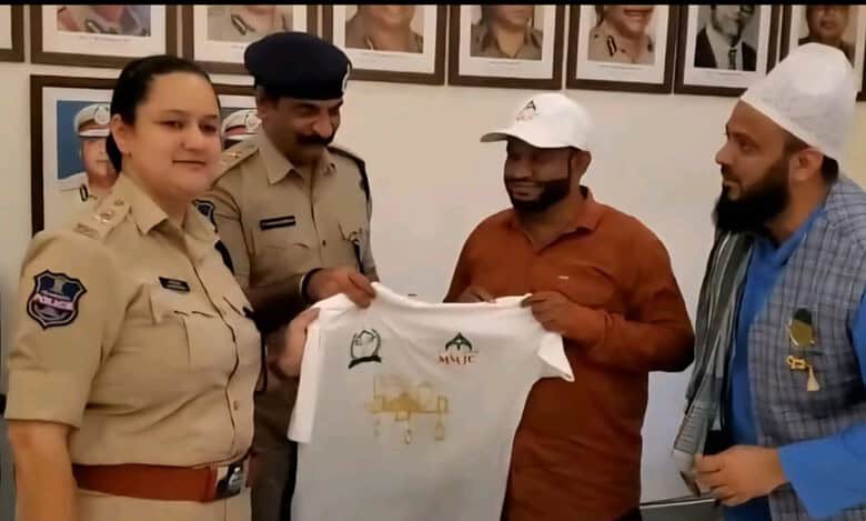 Markazi Milad Juloos Committee met with Hyderabad South Zone's Deputy Commissioner of Police to discuss Milad-un-Nabi procession