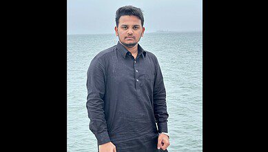 Hyderabad student battles for life in US; kin urge consulate for visa.