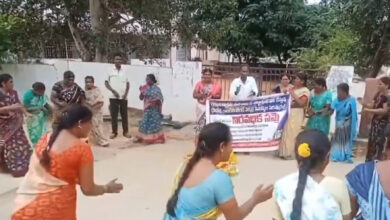 Daily wage workers perform Bathukamma dance in Nagarkurnool, demanding payment of dues