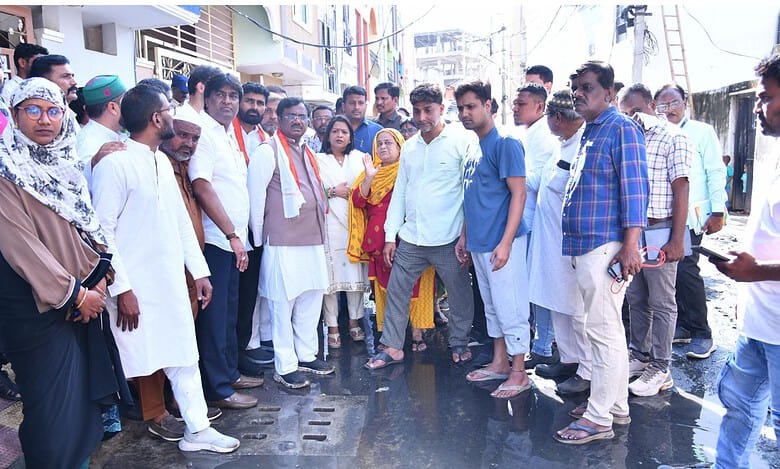 Hyderabad floods: Minister, Mayor promise solution to Shaikpet residents