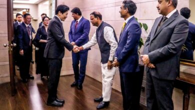 Singapore Prime Minister arrives in Delhi