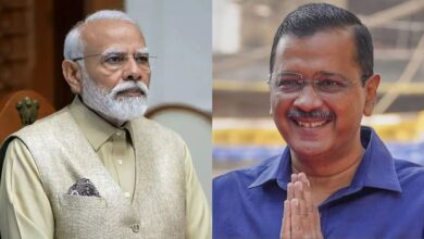 Prime Minister Narendra Modi (left) and AAP convener Arvind Kejriwal