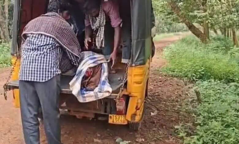 A woman's body is shifted in a taxi in Telangana