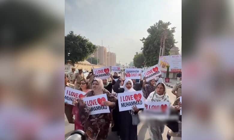 Muslim women protestors in front of the Vidhan Sabha in Lucknow
