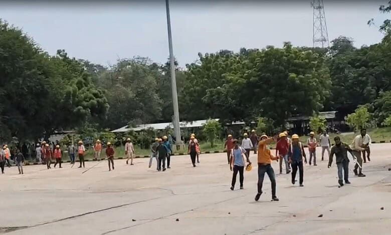 Bihari migrant workers clash with police in Telangana's Suryapet district