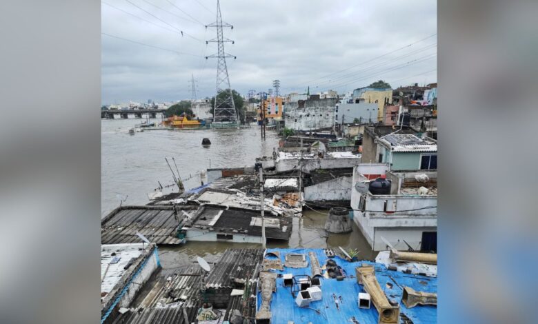 Flooding of houses in Moosanagar and Vinayakaveedhi Rasoolpura areas of Chaderghat.