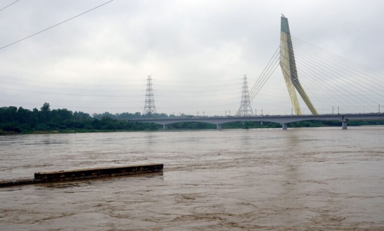 Yamuna river crosses danger mark