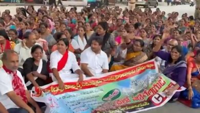 Anganwadi teachers in Telangana protest infront of Secretariat