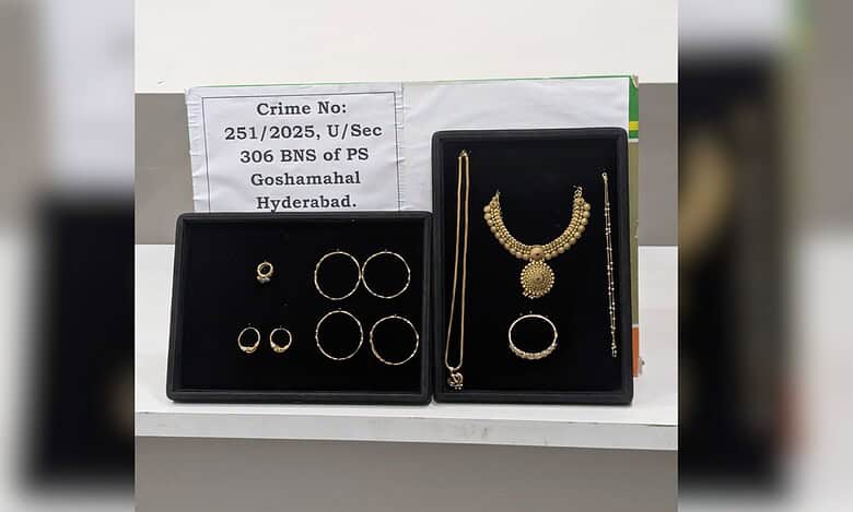 Hyderabad police recovers stolen gold jewelry