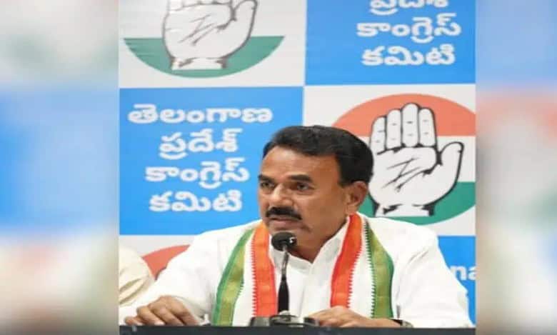 Telangana Minister Jupally Krishna Rao addresses a meeting
