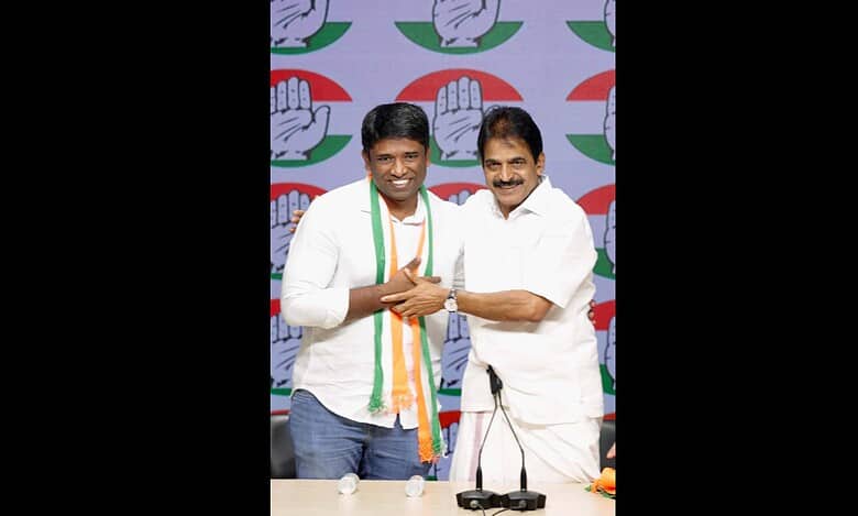 Former IAS officer Kannan Gopinath with Congress general secretary K C Venugopal