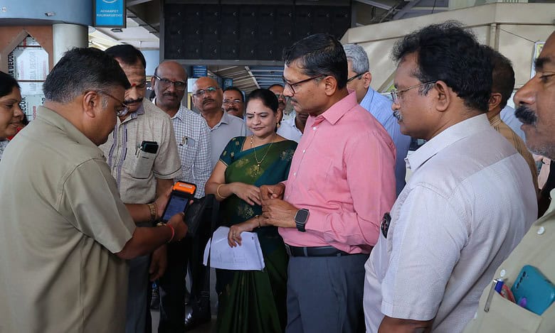 TGSRTC MD Y Nagi Reddy interacts with staff