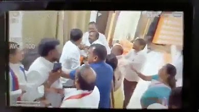 BC leaders fight inside BJP office in Hyderabad