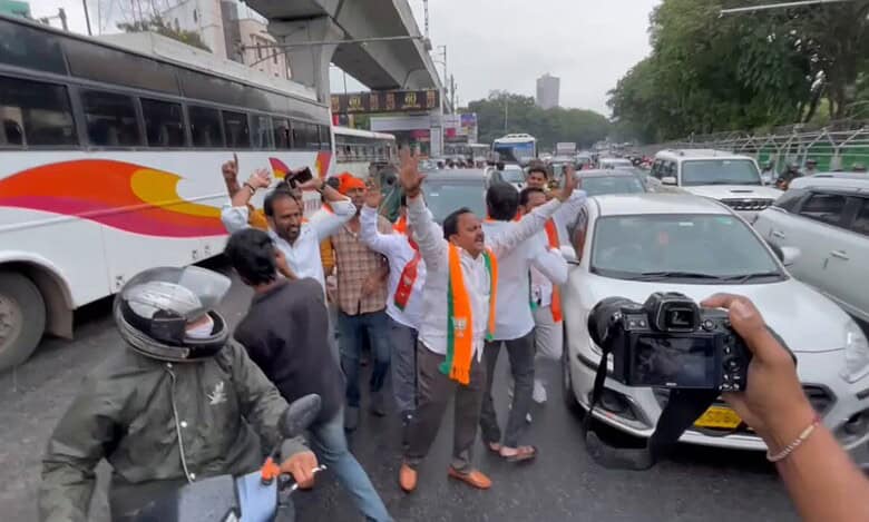BJP leaders detained in Hyderabad