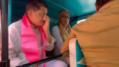 BRS MLA Harish Rao travels in an auto rickshaw