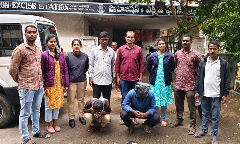 Two held for possessing 521 grams of Ganja