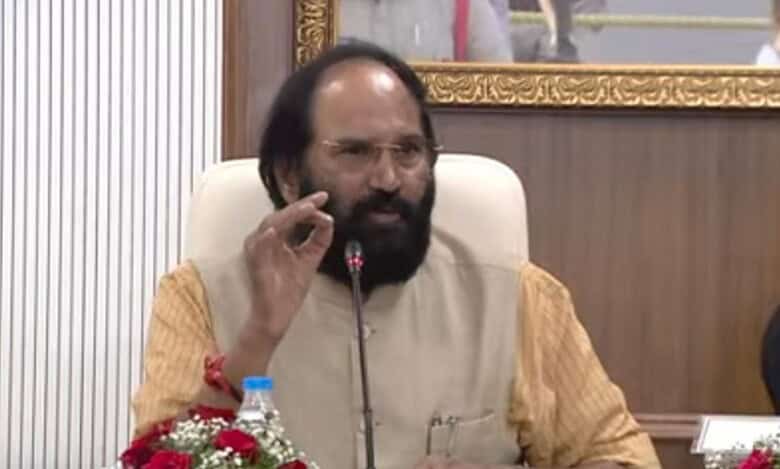 Telangana irrigation minister N Uttam Kumar Reddy announces constructing a barrage at Tummidihatti to draw water from Kaleshwaram project.
