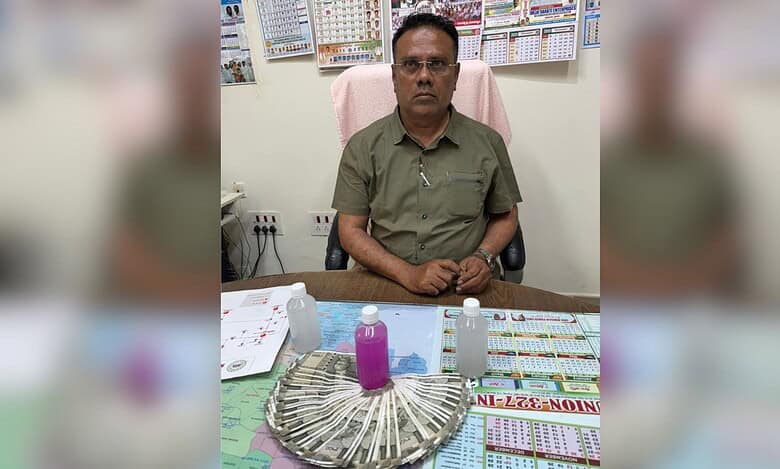 TGSPDCL engineer caught by ACB taking Rs 21,000 bribe