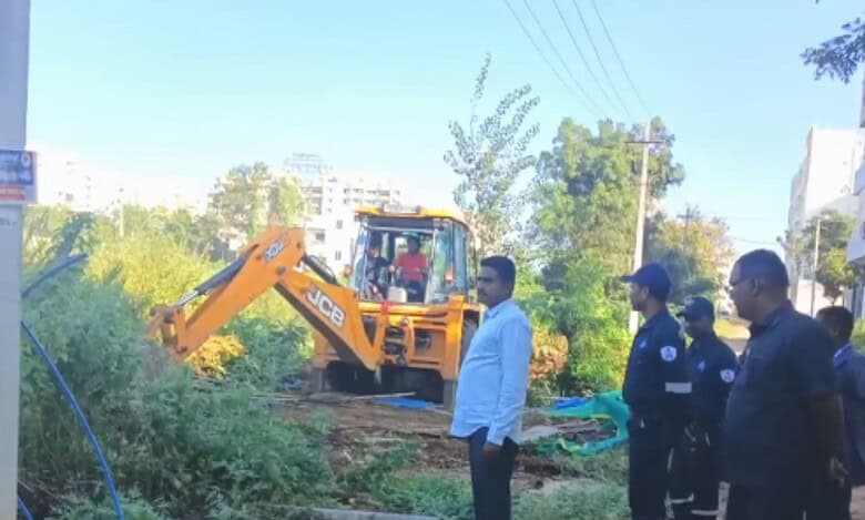 HYDRAA reclaims Rs 30 crore of land in Pocharam