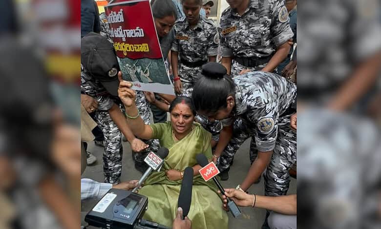 Kavitha detained while protesting outside Singareni bhavan