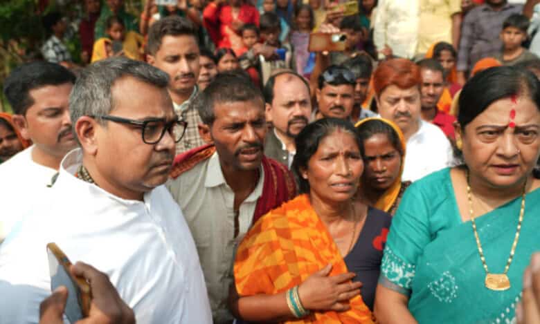 LJP members meet SC man's family who was murdered for not voting for RJD