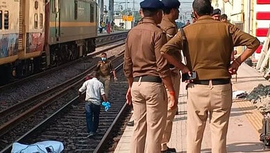 Mirzapur police arrive on the accident site where 4 passengers were run over