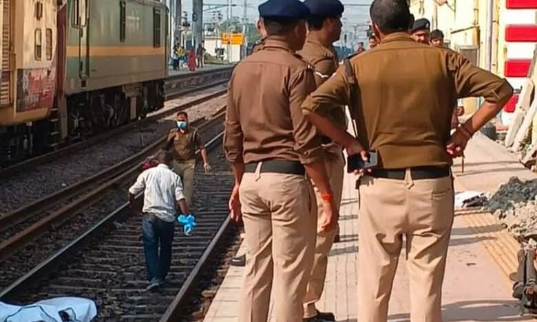 Mirzapur police arrive on the accident site where 4 passengers were run over