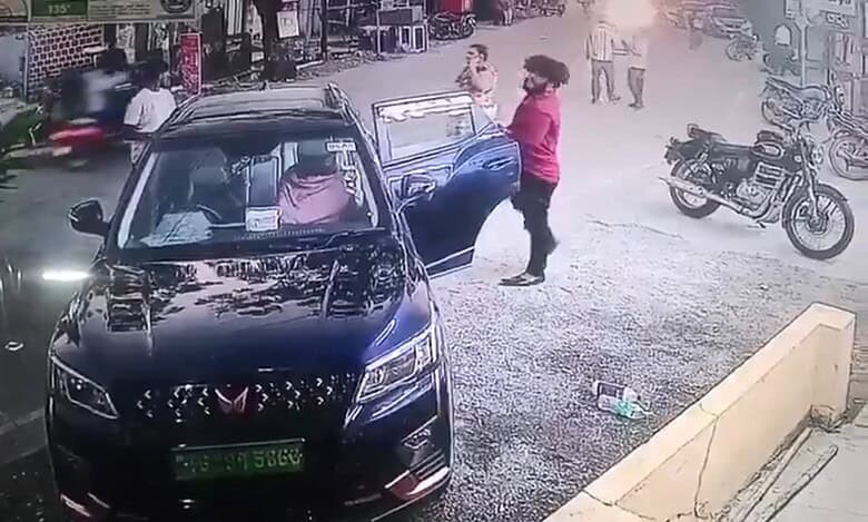 Woman sells her newborn baby in Karimnagar