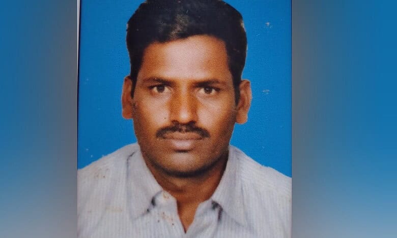 Telangana worker Gajula Srinivas, stranded in Saudi Arabia after a ‘Matloob’ case filed by his employer.