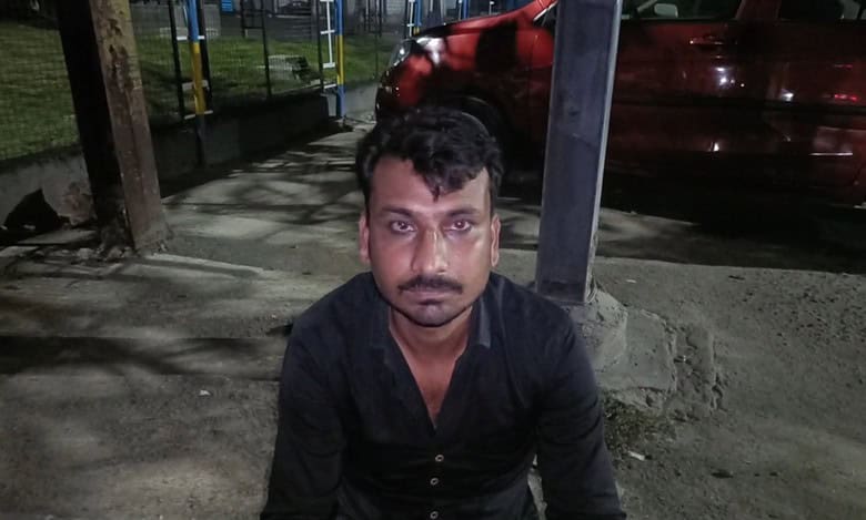 A 'chappal chor' was caught while stealing footwear of customers of mandi restaurant in hyderabad