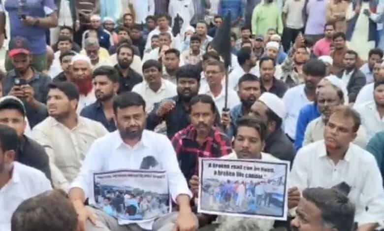 Former BRS MLA Pilot Rohit Reddy leads protest in Tandur