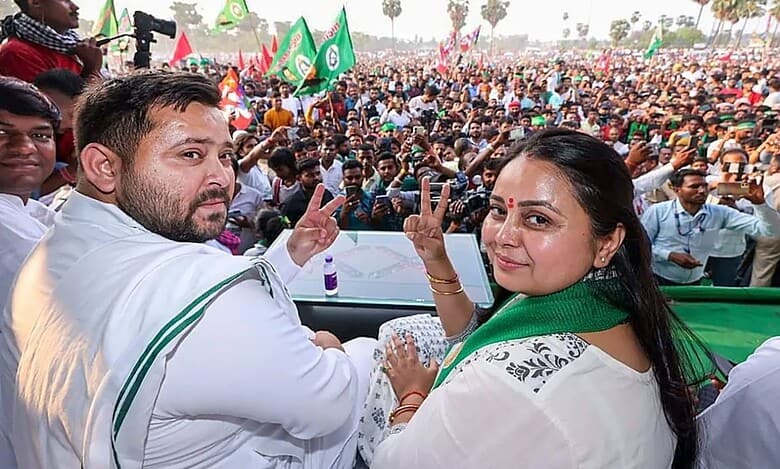 RJD leader Tejashwi Yadav with his sister Rohini Acharya during a poll campaign in Bihar.
