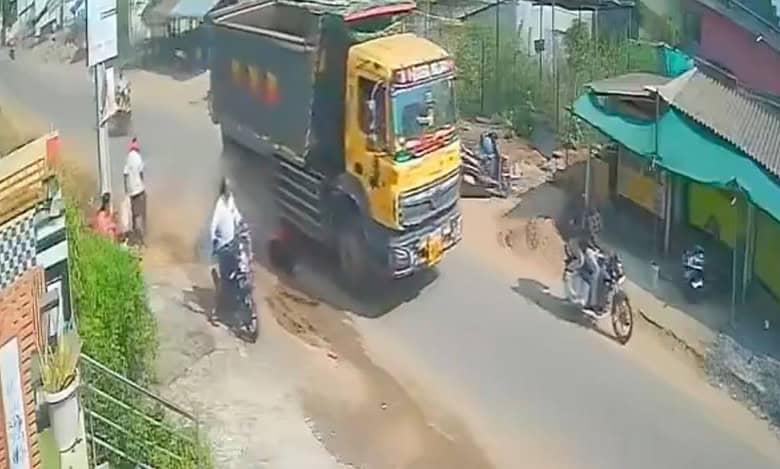 Man crushed under truck in AP
