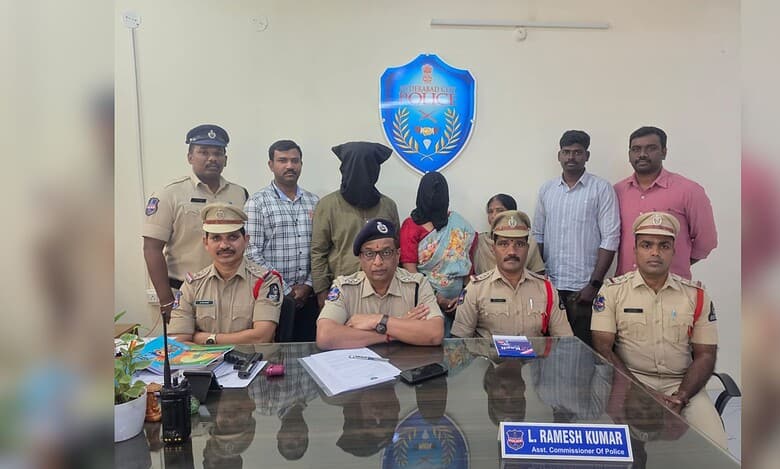 Two arrested in chain snatching case in Hyderabad