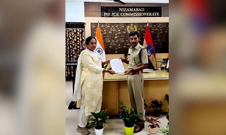 Telangana excise dept takes action against man blackmailing officials