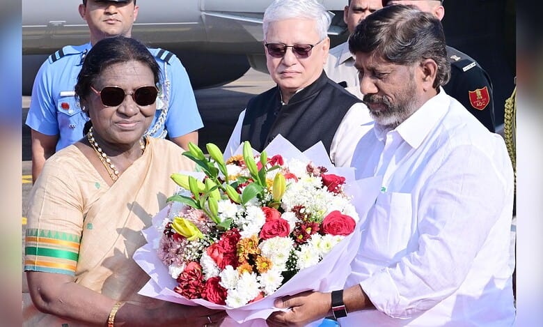 Governor of Telangana Shri Jishnu Dev Varma and Deputy Chief Minister Shri Bhatti Vikramarka Mallu receive President Droupadi Murmu on her arrival at Hyderabad.