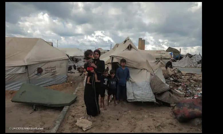 A Palestinian family in distress