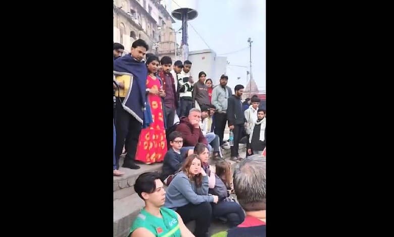 Japanese tourists mistreated over swimsuits, Santa caps in Varanasi