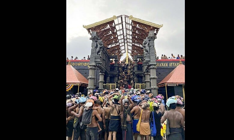 Devotees at Sabrimala temple