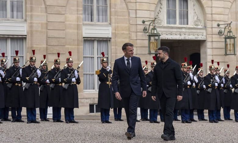 _Ukrainian President Volodymyr Zelenskyy met with French President Emmanuel Macron