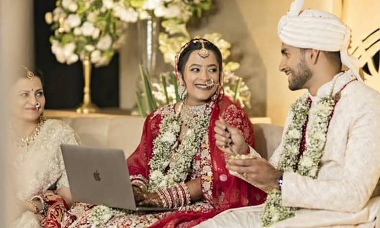 bride with laptop