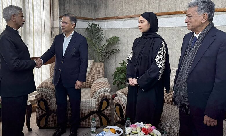EAM Jaishankar reaches Dhaka