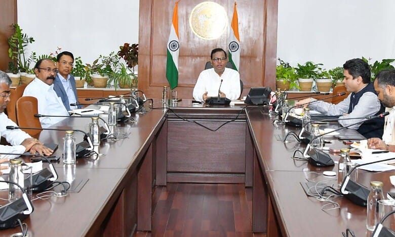 Chief Secretary Shri K. Ramakrishna Rao reviews preparations for kite festival in Hyderabad
